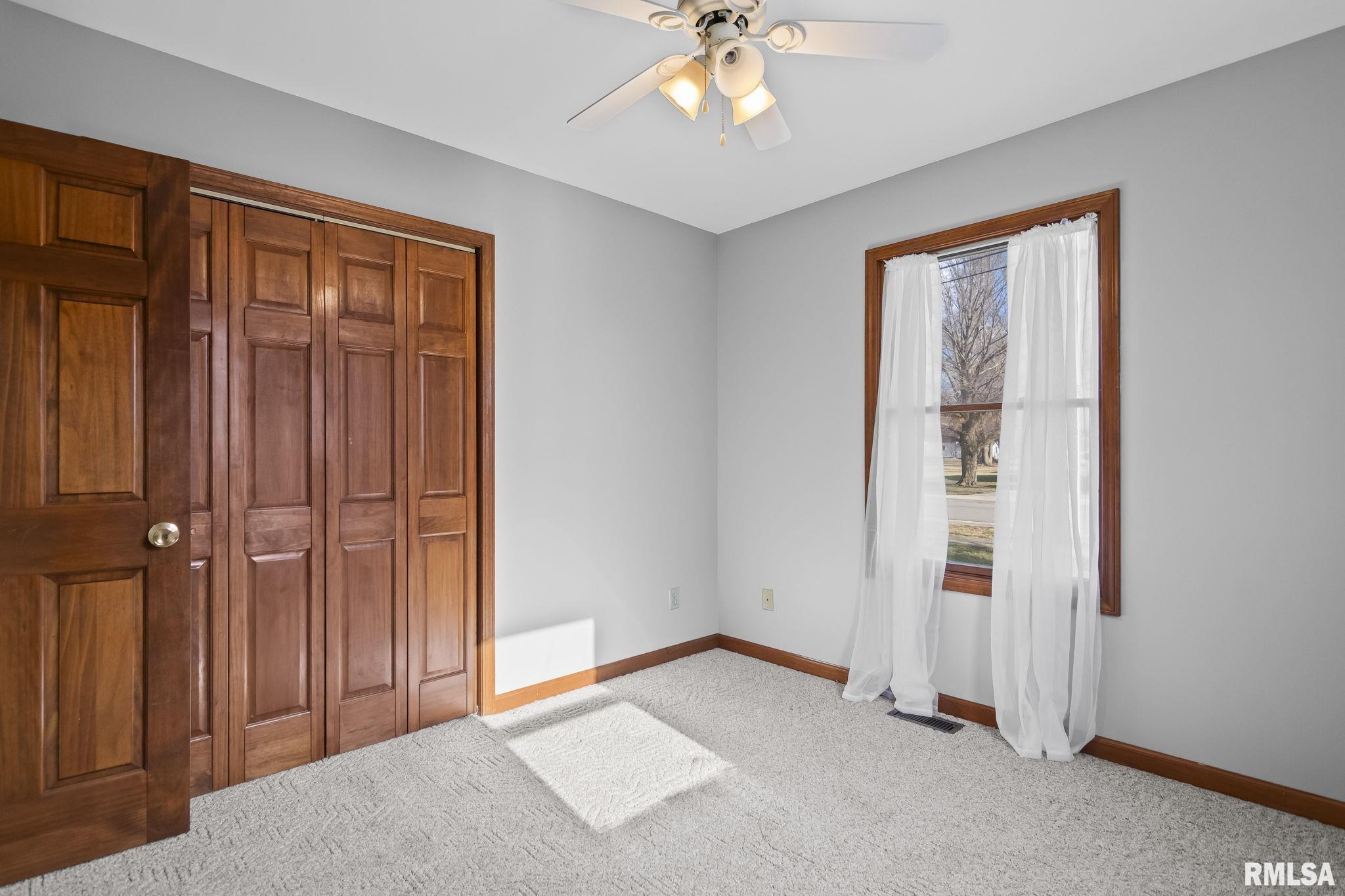 619 South 6th Street Girard, IL 62640 - Photo 20 of 39