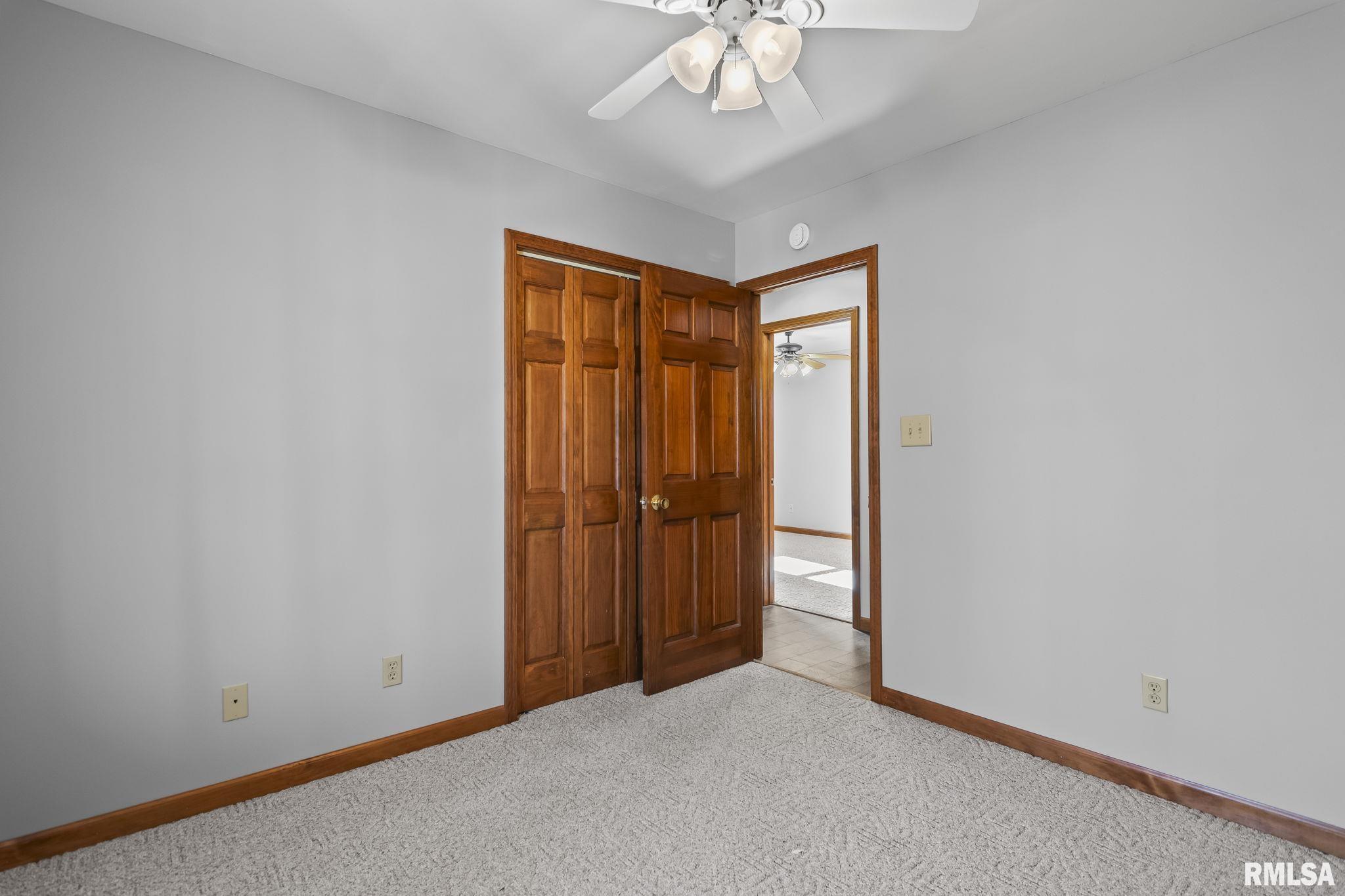 619 South 6th Street Girard, IL 62640 - Photo 25 of 39