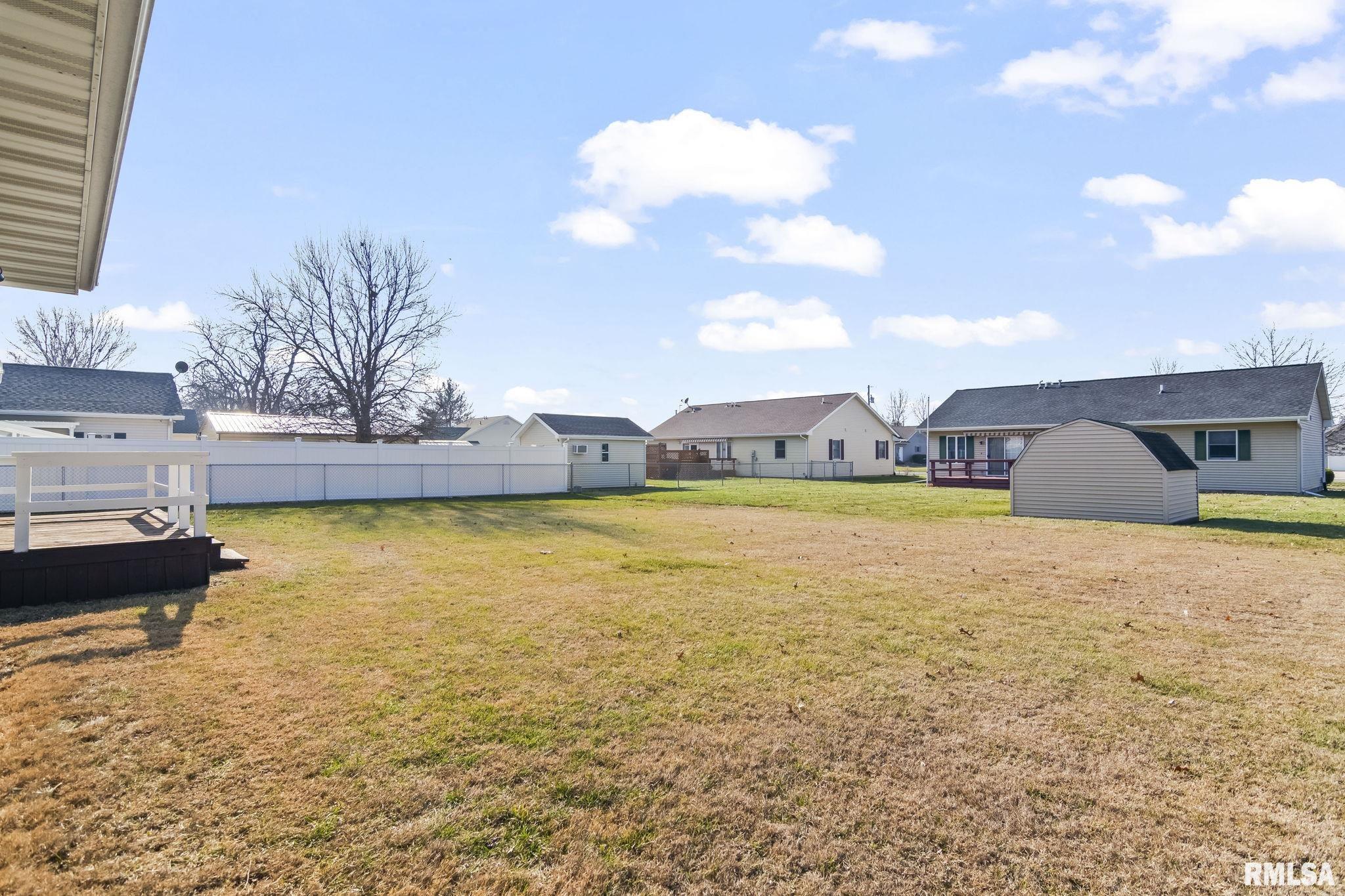 619 South 6th Street Girard, IL 62640 - Photo 32 of 39