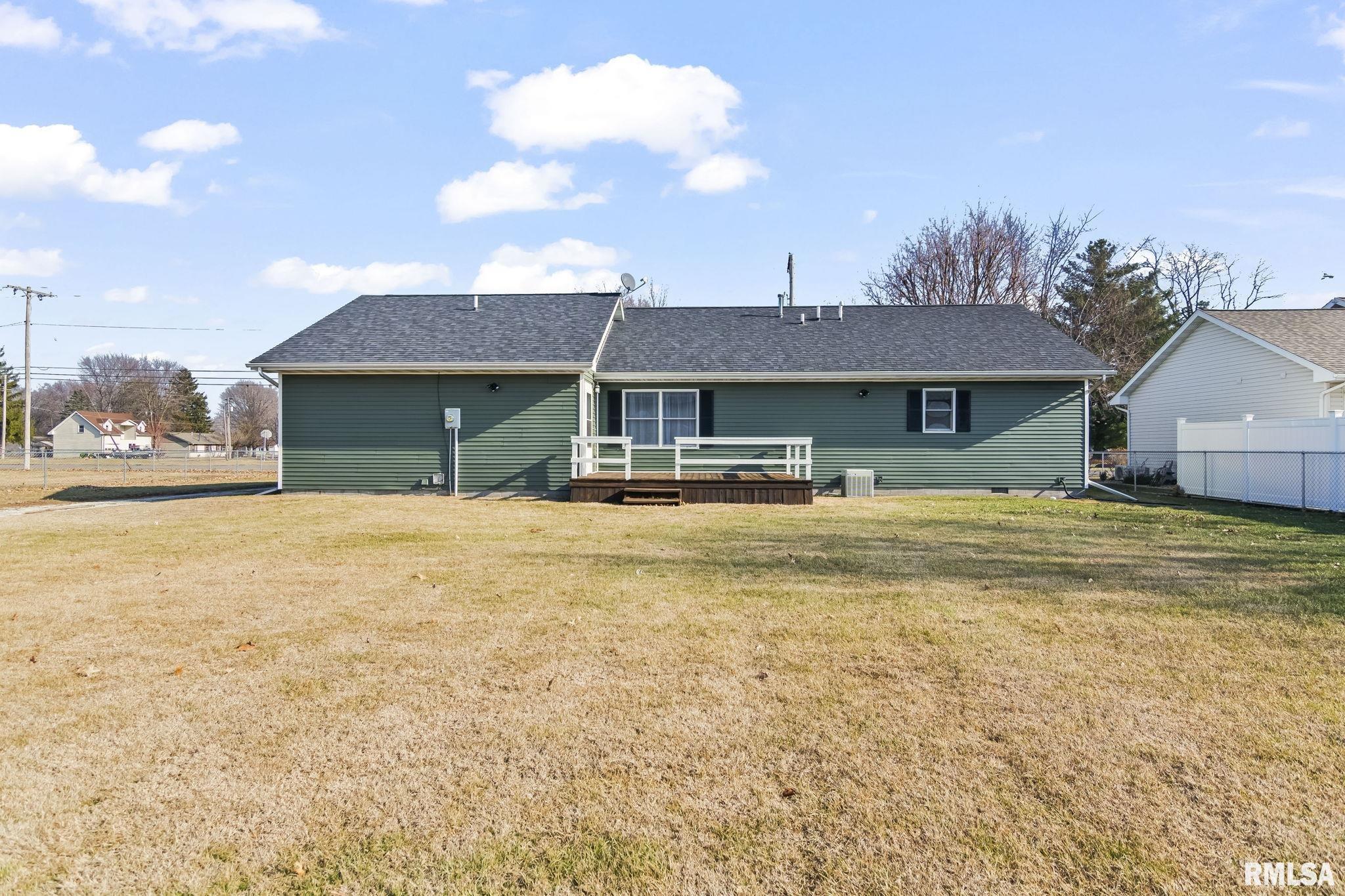 619 South 6th Street Girard, IL 62640 - Photo 33 of 39