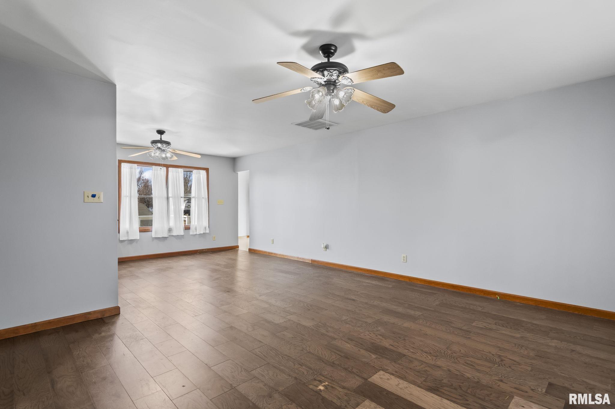 619 South 6th Street Girard, IL 62640 - Photo 6 of 39