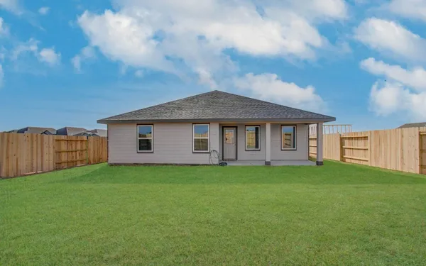 $2,900 | 13922 Bay Crest, Texas City, TX 77568