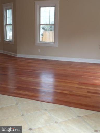 4204 Belle Grove Road Baltimore, MD 21225 - Photo 3 of 26 Living Room