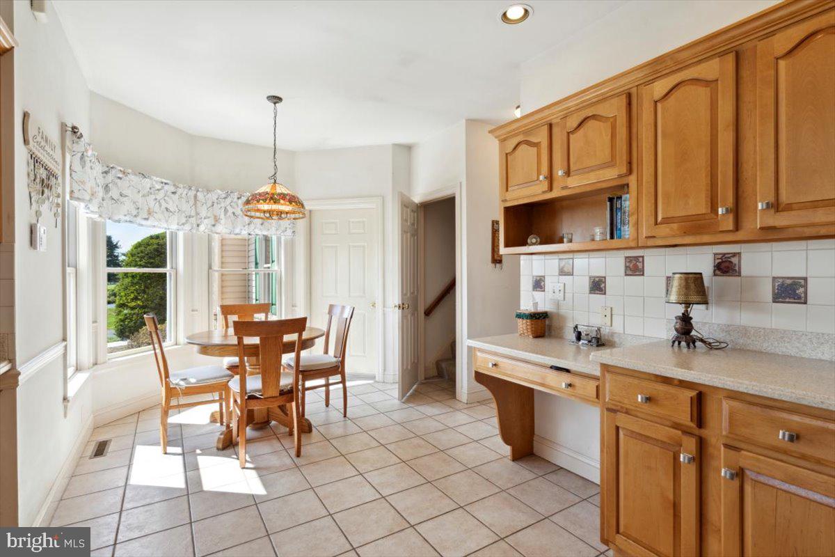 151 Schoff Road Atglen, PA 19310 - Photo 6 of 29 Kitchen - Eat In Area