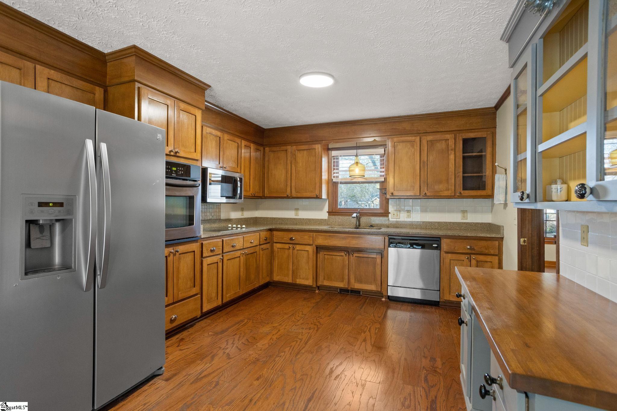 1202 Plantation Drive Simpsonville, SC 29681 - Photo 4 of 35