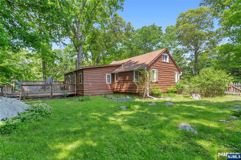 6 Partridge Trail Butler, NJ 07405 - Photo 31 of 36