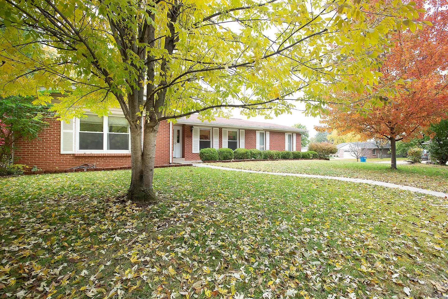 413 Hunters Ridge St. Charles, MO 63301 - Photo 4 of 49 Gallery Image 4