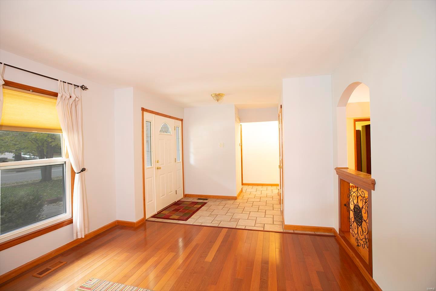 413 Hunters Ridge St. Charles, MO 63301 - Photo 8 of 49 Gallery Image 8