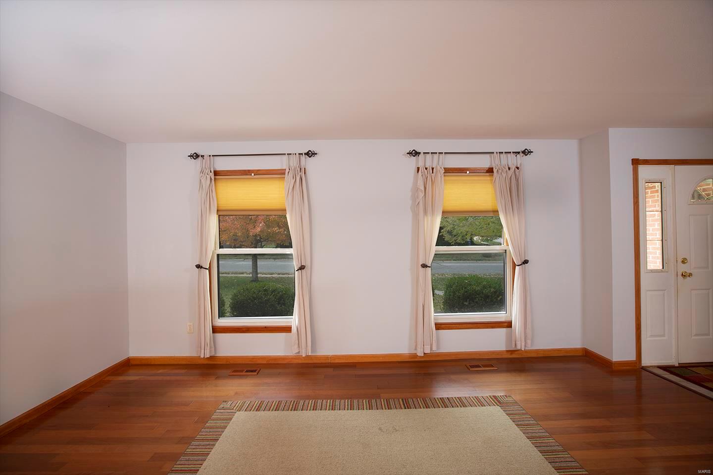 413 Hunters Ridge St. Charles, MO 63301 - Photo 9 of 49 Gallery Image 9