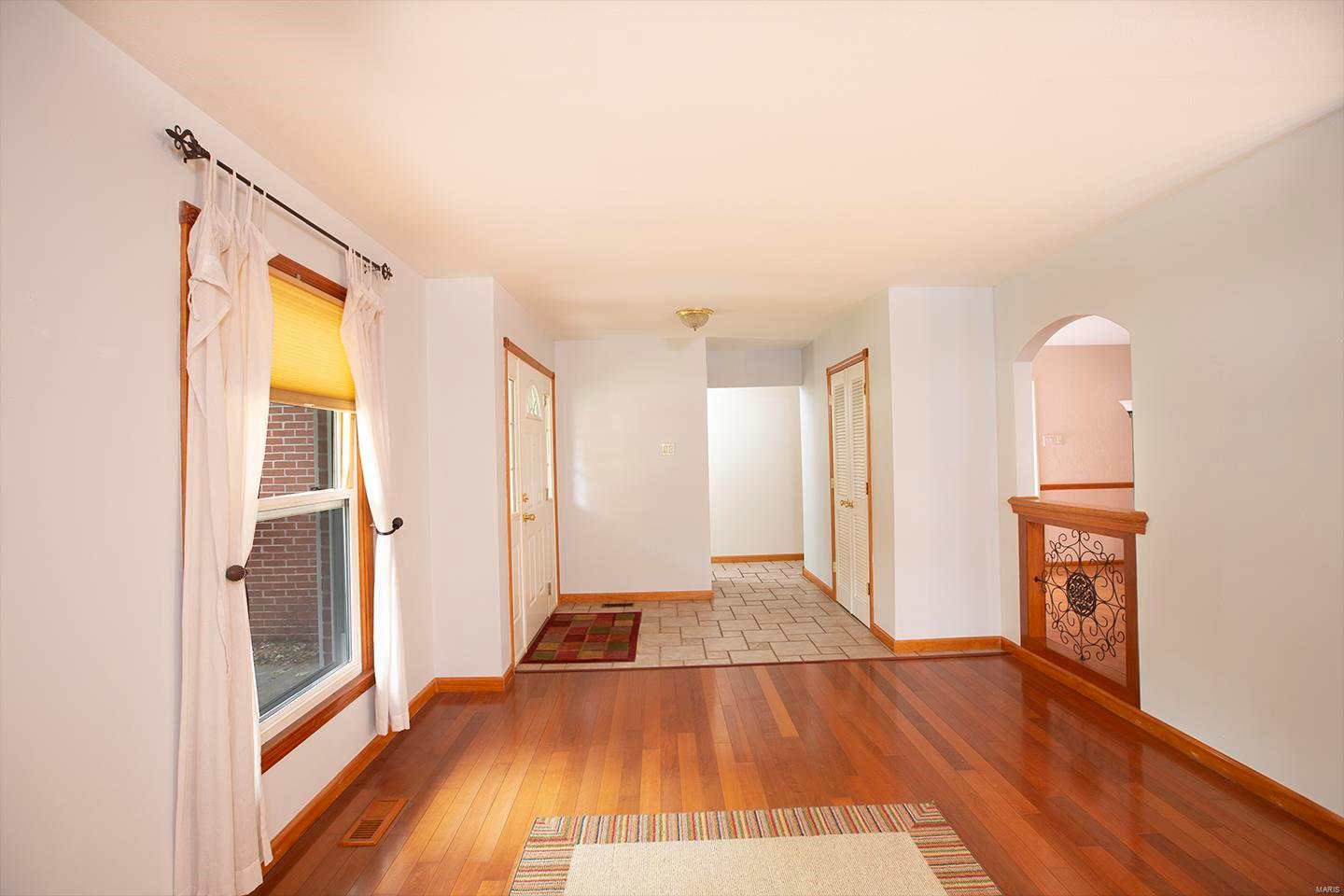 413 Hunters Ridge St. Charles, MO 63301 - Photo 10 of 49 Gallery Image 10