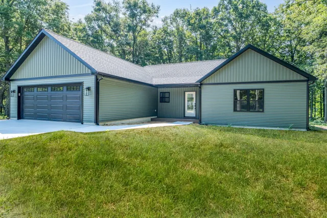 $399,900 | 6897 Abbey Lane, Stanwood, MI 49346