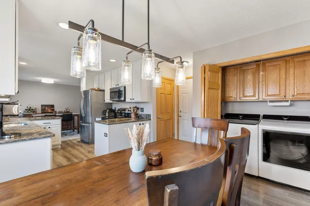 $399,900 | 13233 Williamsberg Drive, Savage, MN 55378