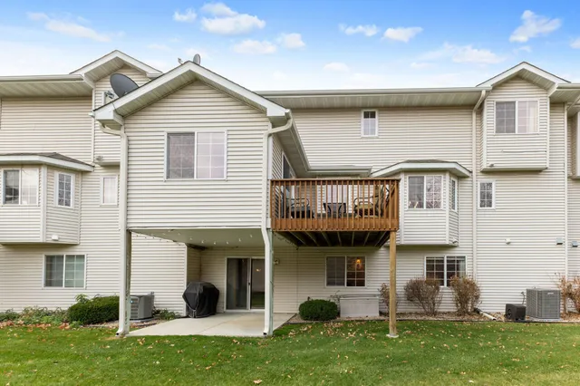 $399,900 | 13233 Williamsberg Drive, Savage, MN 55378