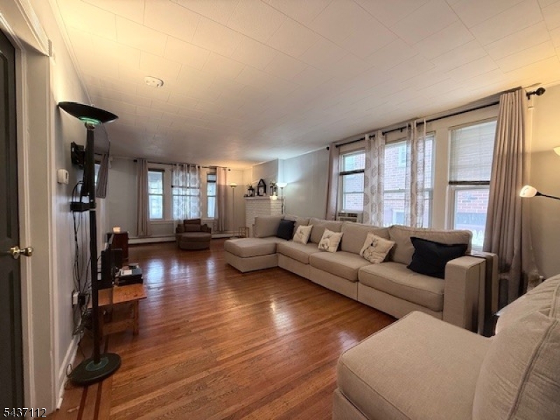 436 Knickerbocker Avenue Paterson, NJ 07503 - Photo 2 of 44