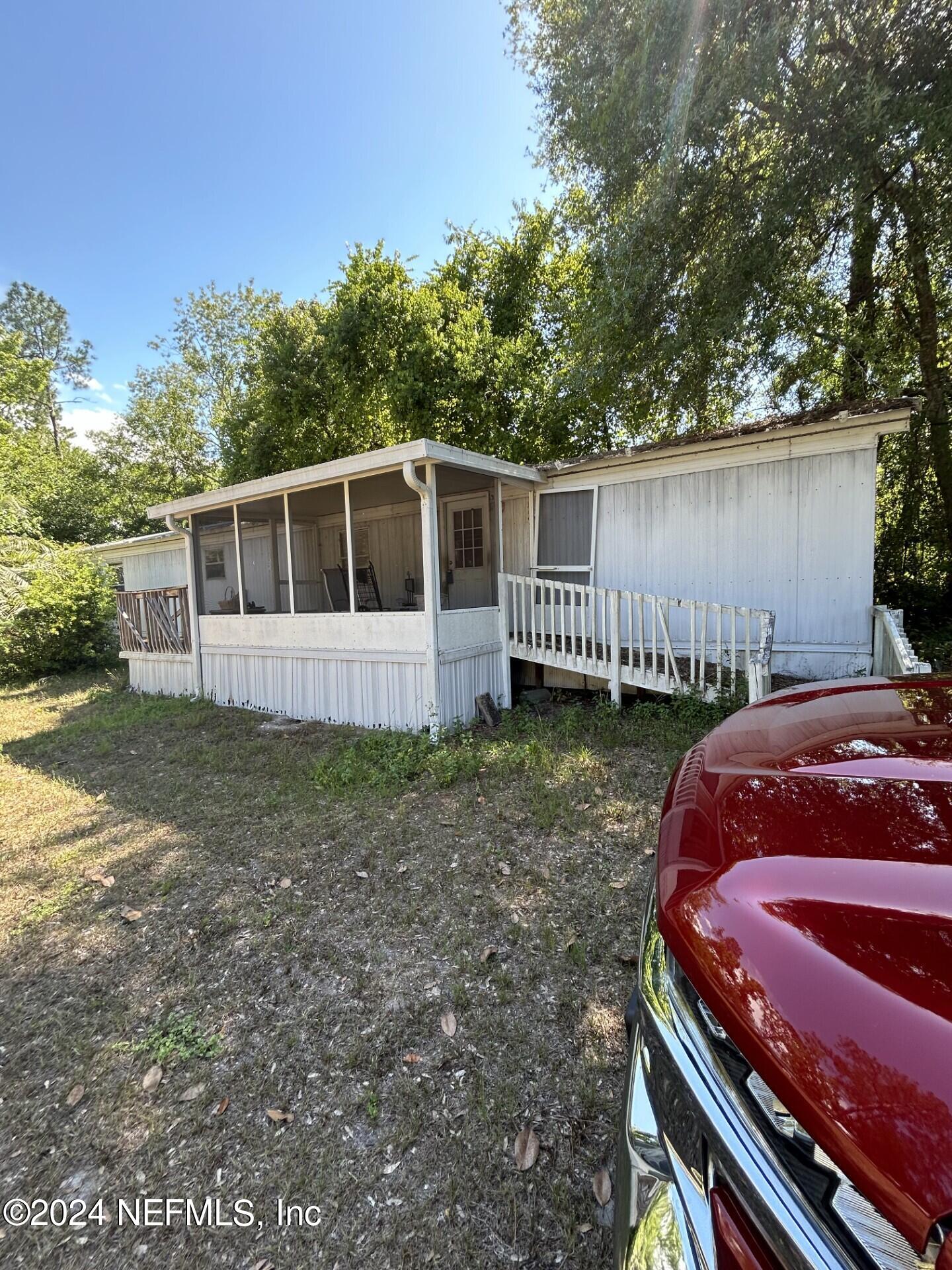 109 Sportsman Road Satsuma, FL 32189 - Photo 7 of 14 front right