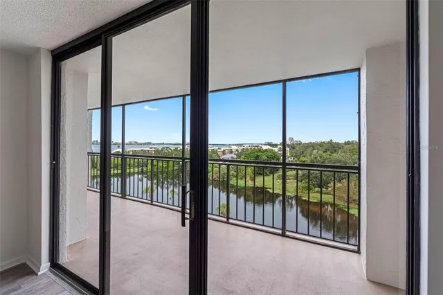 $395,000 | 220 Belleview Boulevard, Unit 609, Belleair, FL 33756