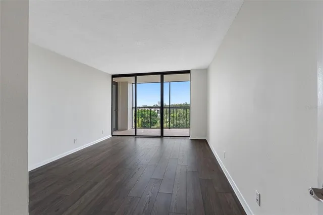 $395,000 | 220 Belleview Boulevard, Unit 609, Belleair, FL 33756