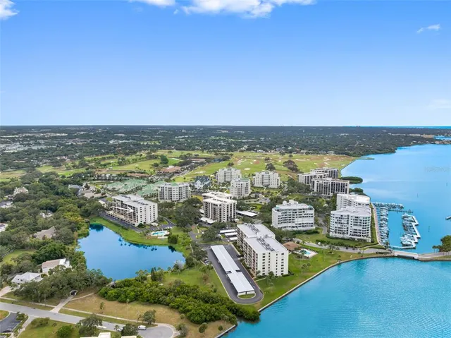 $395,000 | 220 Belleview Boulevard, Unit 609, Belleair, FL 33756