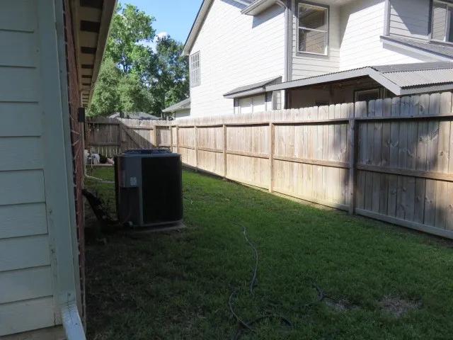 $1,700 | 12129 La Salle Branch, Conroe, TX 77304