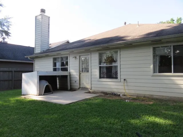 $1,700 | 12129 La Salle Branch, Conroe, TX 77304