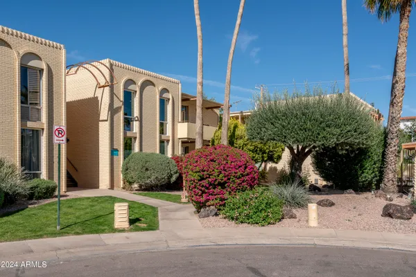 $3,995 | 6932 East 3rd Street, Scottsdale, AZ 85251