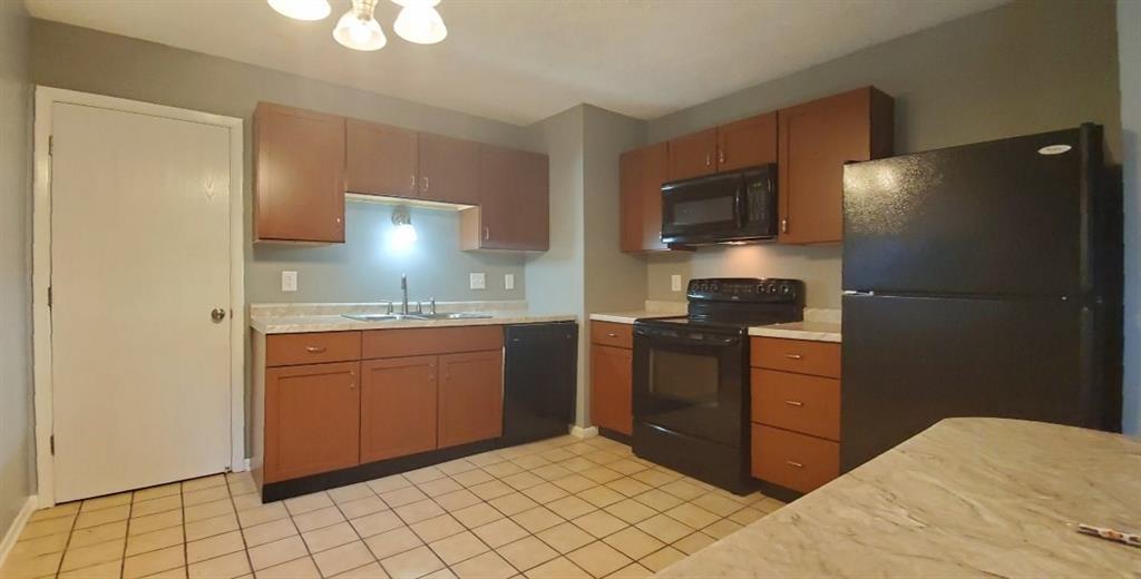 5902 Milhouse Road Indianapolis, IN 46221 - Photo 3 of 11 Gallery Image 3