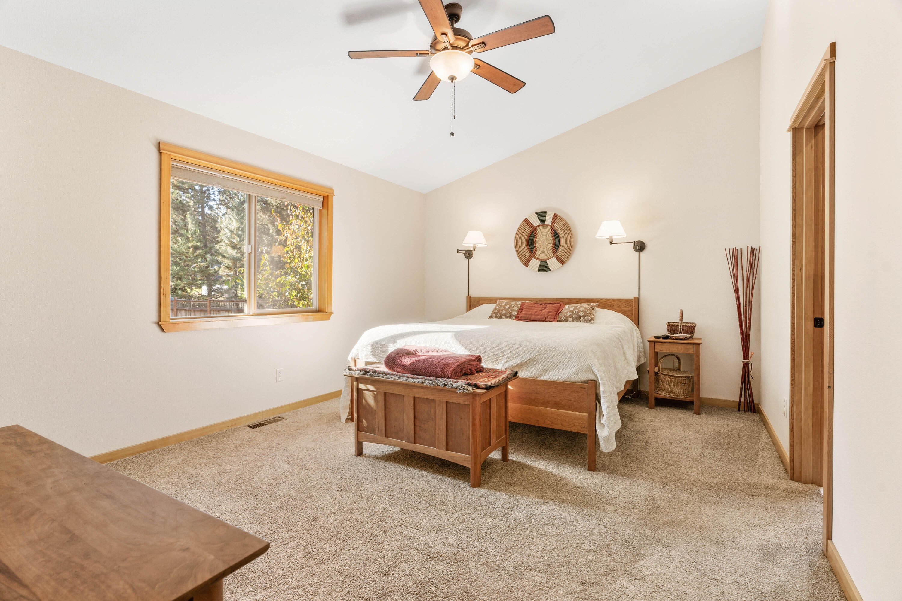 19031 Baker Road Bend, OR 97702 - Photo 13 of 35 11-Bedroom