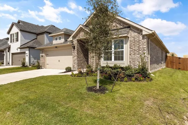$2,100 | 324 Amenduni Lane, Anna, TX 75409