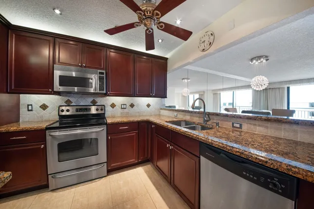 $625,000 | 3100 Northeast 48th Street, Unit PH10, Fort Lauderdale, FL 33308