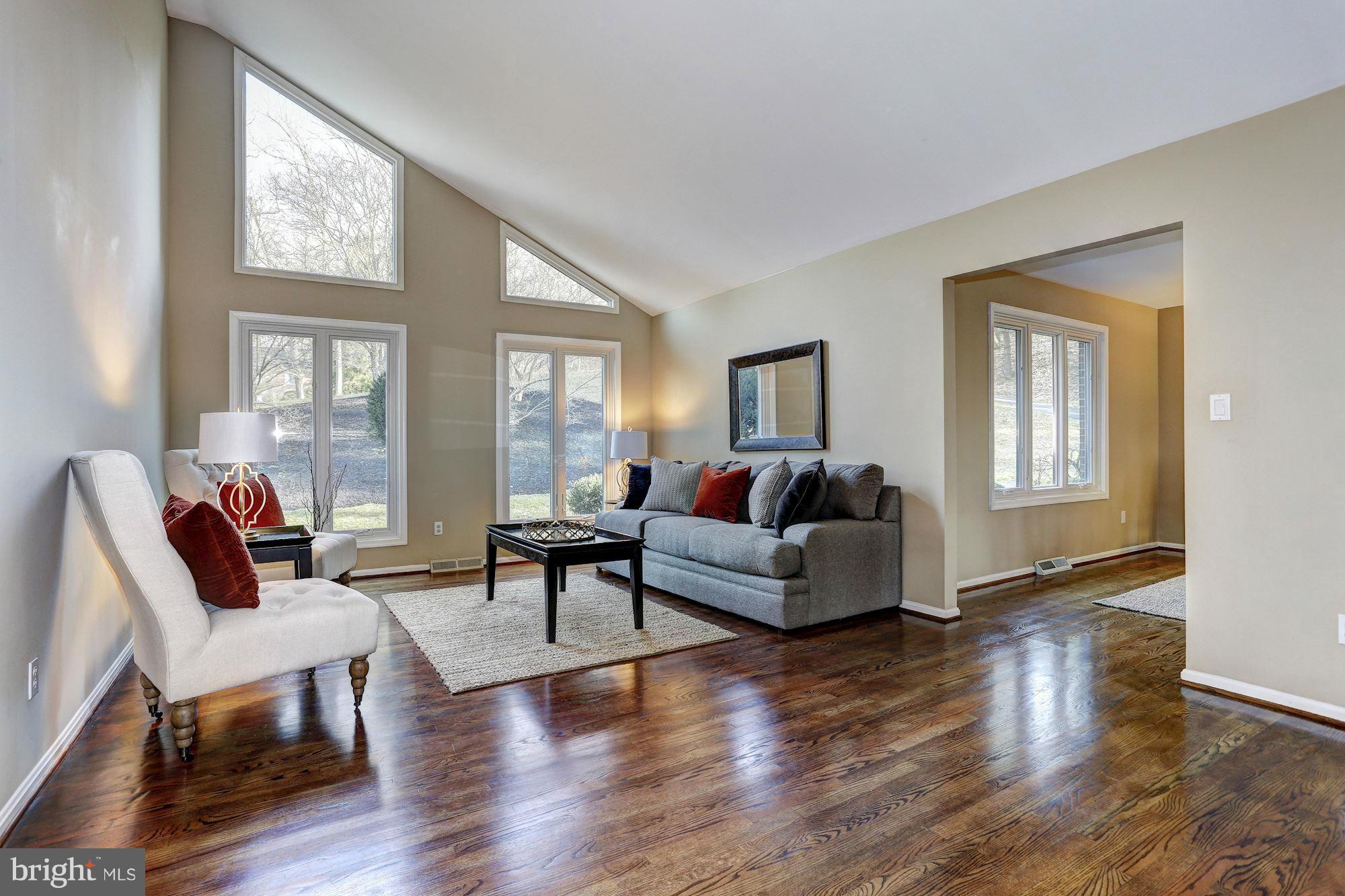 2104 Highland Ridge Drive Phoenix, MD 21131 - Photo 3 of 30 Living Room