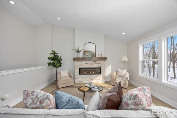 $639,900 | 5964 Claymont Court Southeast, Caledonia, MI 49316