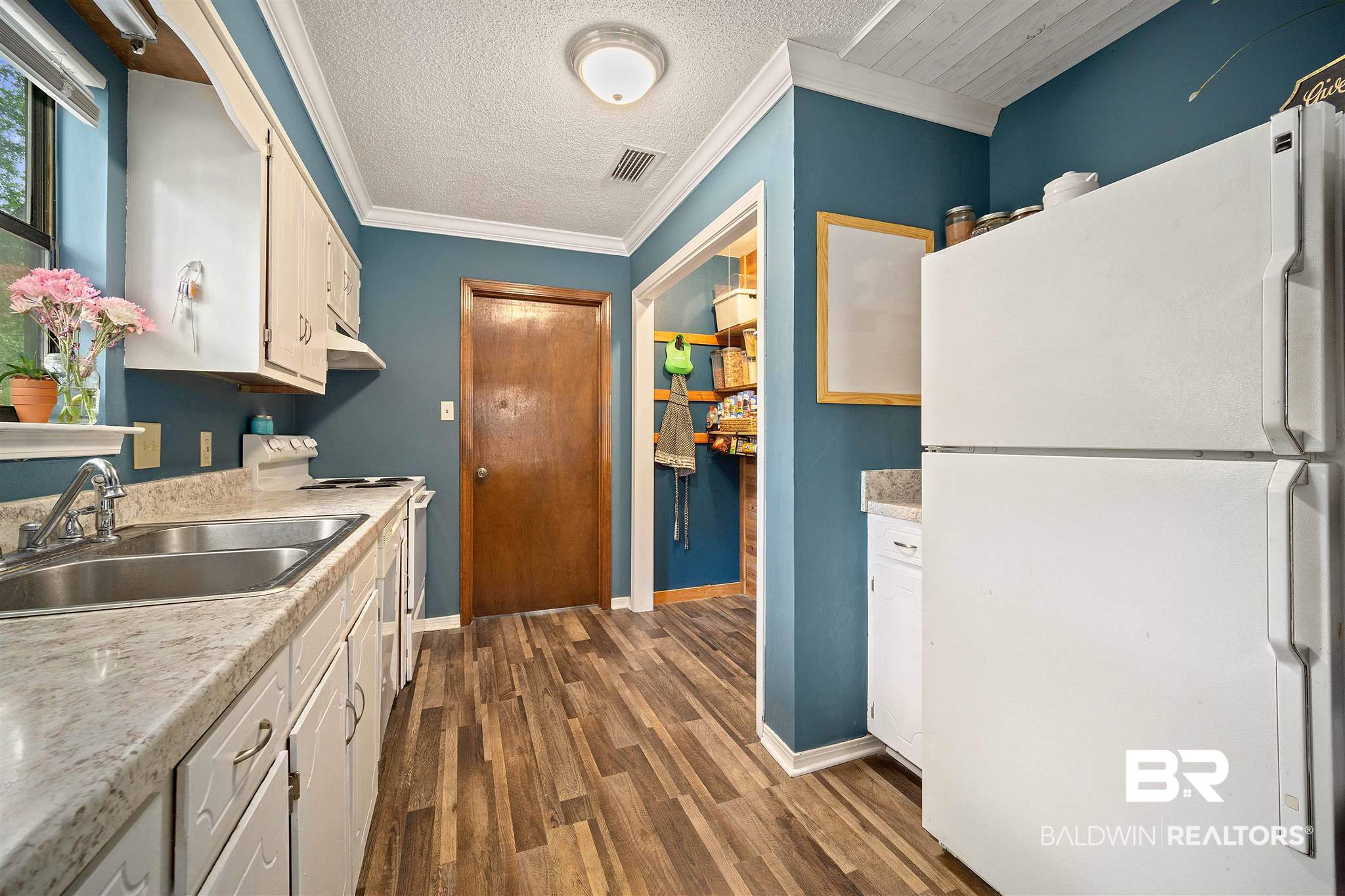 5220 Colonial Circle North Mobile, AL 36618 - Photo 8 of 23