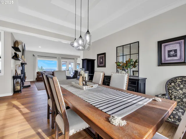 $999,900 | 41375 Southeast Vista Loop Drive, Sandy, OR 97055