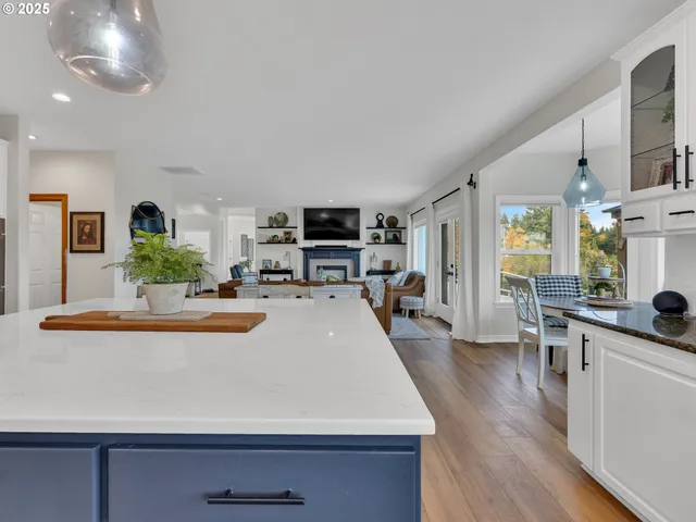 $999,900 | 41375 Southeast Vista Loop Drive, Sandy, OR 97055