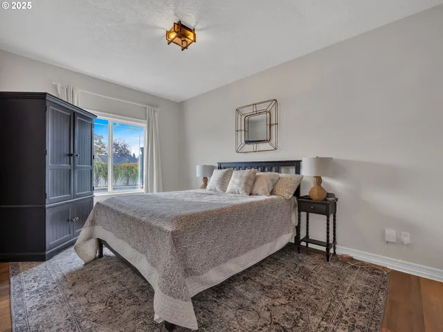 $999,900 | 41375 Southeast Vista Loop Drive, Sandy, OR 97055