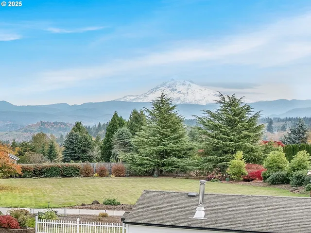 $999,900 | 41375 Southeast Vista Loop Drive, Sandy, OR 97055