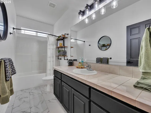 $999,900 | 41375 Southeast Vista Loop Drive, Sandy, OR 97055