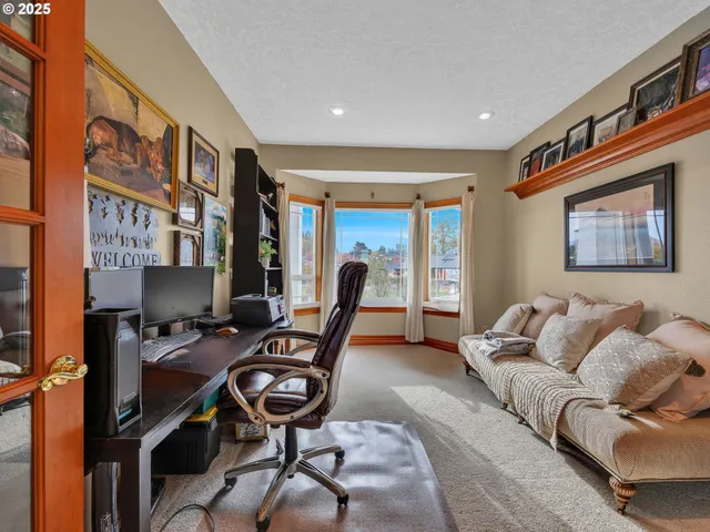 $999,900 | 41375 Southeast Vista Loop Drive, Sandy, OR 97055