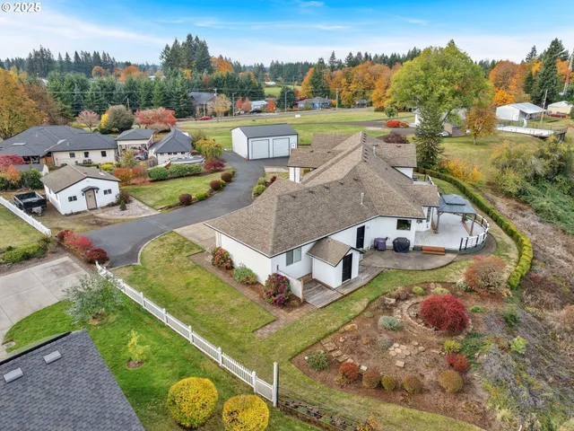 $999,900 | 41375 Southeast Vista Loop Drive, Sandy, OR 97055