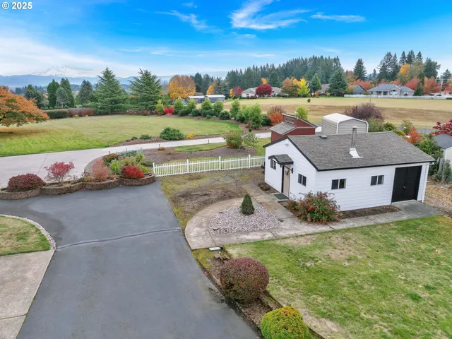 $999,900 | 41375 Southeast Vista Loop Drive, Sandy, OR 97055