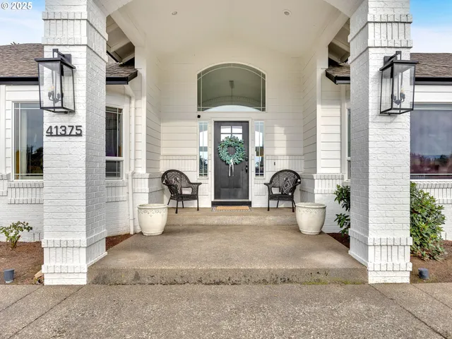 $999,900 | 41375 Southeast Vista Loop Drive, Sandy, OR 97055
