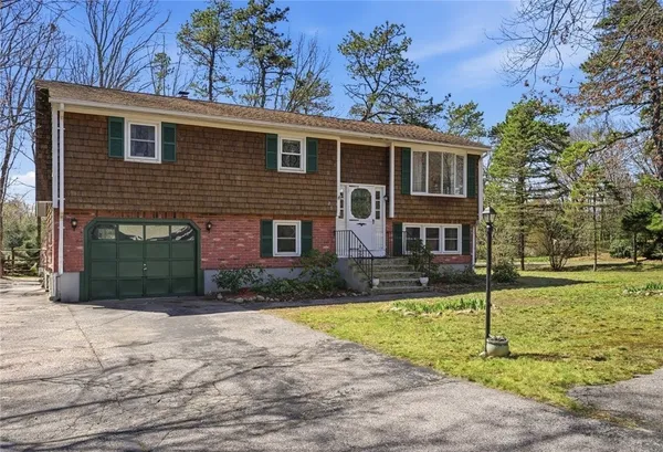 $449,900 | 25 Daniel Drive, Coventry, RI 02816