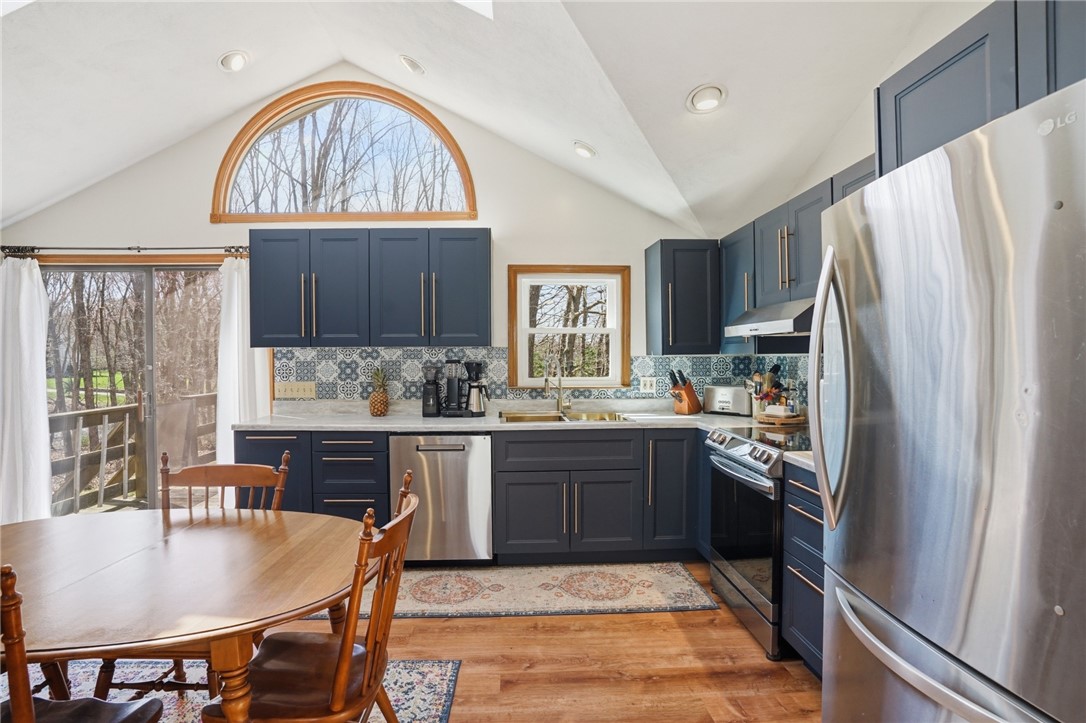 25 Daniel Drive Coventry, RI 02816 - Photo 7 of 37