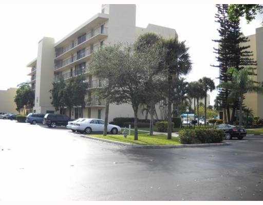 3 Royal Palm Way Boca Raton, FL 33432 - Photo 5 of 14