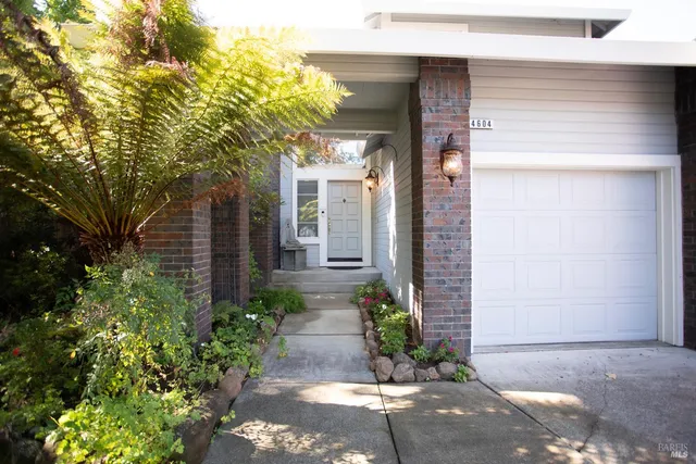 $1,389,000 | 4604 Parktrail Court, Santa Rosa, CA 95405