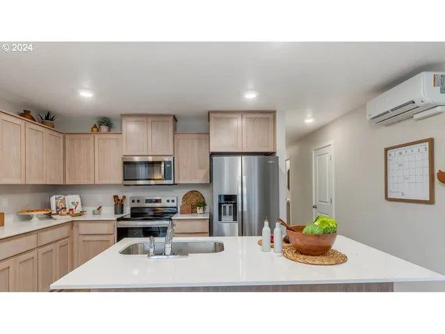 $419,995 | 1490 Southeast Pheasant Avenue, Gresham, OR 97080