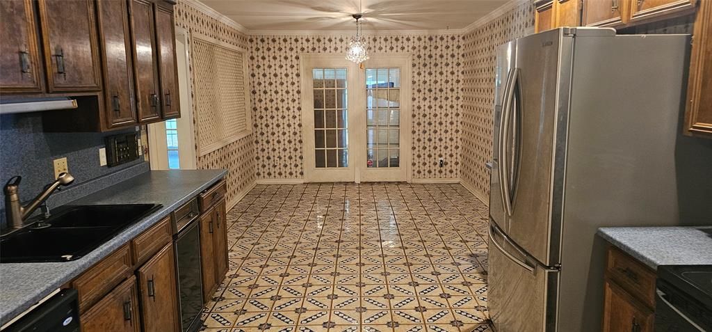 2 Woodfern Lane Haughton, LA 71037 - Photo 7 of 33 a bathroom with a double vanity sink a toilet and a shower