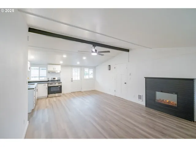 $379,900 | 3698 Short Street Southeast, Salem, OR 97302