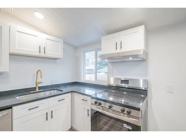 $379,900 | 3698 Short Street Southeast, Salem, OR 97302