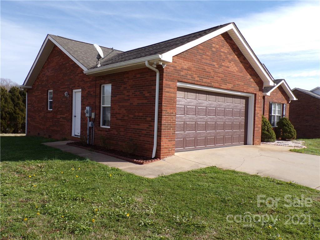 4094 C C & B Farm Road Conover, NC 28613 - Photo 2 of 29 Gallery Image 2